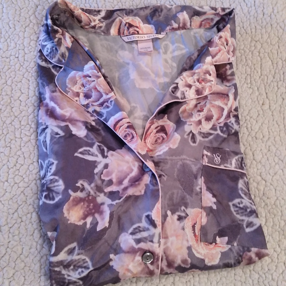 Victoria's secret button down PJ Shirt Lrg